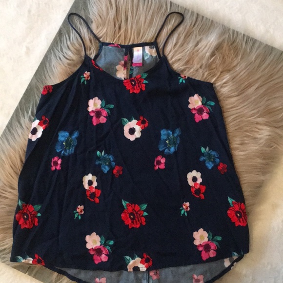 No Boundaries Tops - Cute summer tank 🌸🌺